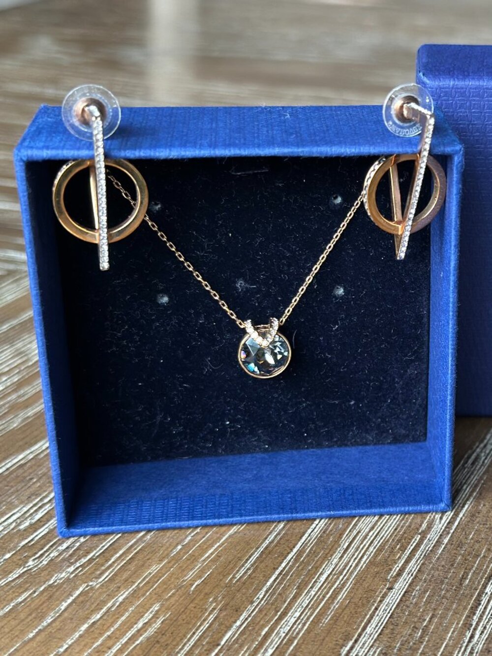 Swarovski Rose Gold Bella V Necklace & Geometric Drop Earring Seet with Box